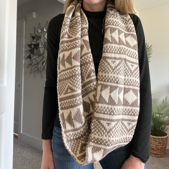 Tan and White Patterned Infinity Scarf - Picture 3 of 7